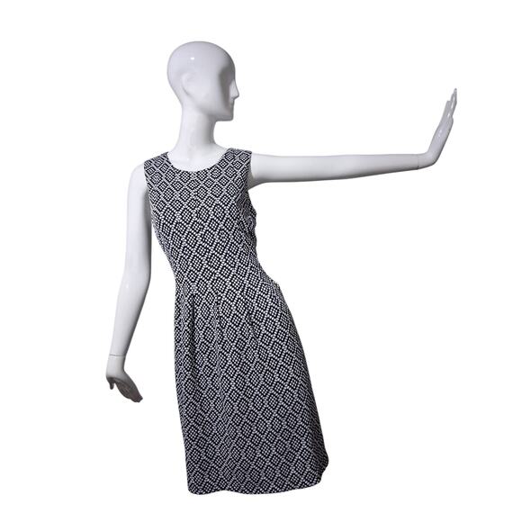 Women's size Medium Geometric Casual Pleated Church Normcore Sleeveless Dress - Picture 8 of 11